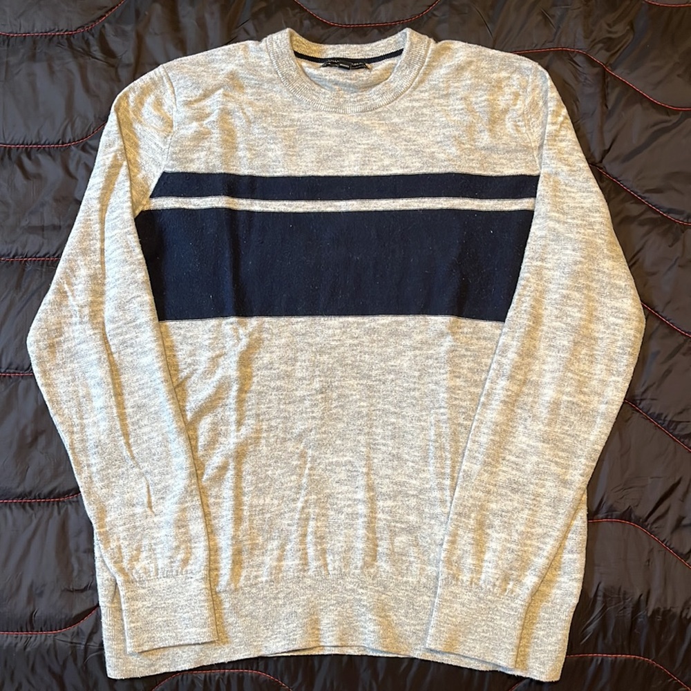 Banana Republic Crewneck Sweater - Picture 2 of 5